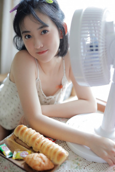 老中医吮她的花蒂和奶水视频播放